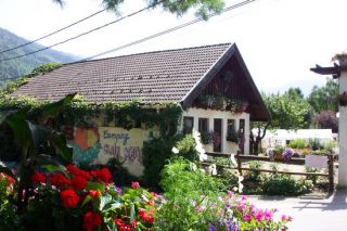 Clair Matin <br />
<b>Warning</b>:  Undefined variable $ortausgabe in <b>/home/www/camping-book/france/gastgeber/suchedetails.php</b> on line <b>110</b><br />
 Rhone Alpes Bild 1