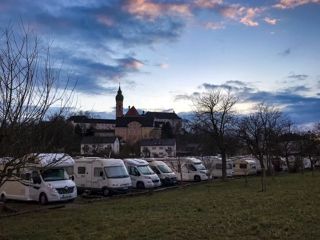 Wohnmobilstellplatz Andechs <br />
<b>Warning</b>:  Undefined variable $ortausgabe in <b>/home/www/camping-book/gastgeber/suchedetails.php</b> on line <b>110</b><br />
 Oberbayern Bild 1