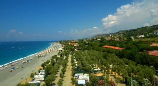 Lido Tropical <br />
<b>Warning</b>:  Undefined variable $ortausgabe in <b>/home/www/camping-book/italia/gastgeber/suchedetails.php</b> on line <b>112</b><br />
 Riviera dei Cedri Bild 1