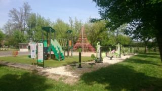 rocher de la Granelle <br />
<b>Warning</b>:  Undefined variable $ortausgabe in <b>/home/www/camping-book/france/gastgeber/suchedetails.php</b> on line <b>212</b><br />
 Dordogne Bild 2