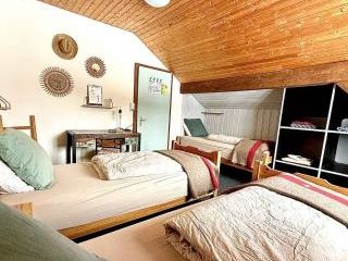 Les Cernets Wohnmobil <br />
<b>Warning</b>:  Undefined variable $ortausgabe in <b>/home/www/camping-book/schweiz/gastgeber/suchedetails.php</b> on line <b>212</b><br />
 Val-de-Travers Bild 2
