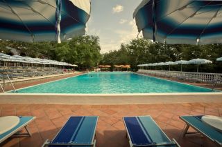 Luxor Chianti Glamping Village <br />
<b>Warning</b>:  Undefined variable $ortausgabe in <b>/home/www/camping-book/italia/gastgeber/suchedetails.php</b> on line <b>112</b><br />
 Toscana Bild 1