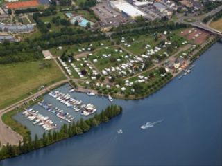 Zum F&auml;hrturm <br />
<b>Warning</b>:  Undefined variable $ortausgabe in <b>/home/www/camping-book/gastgeber/suchedetails.php</b> on line <b>110</b><br />
 Mosel Bild 1