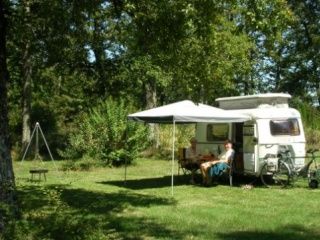 Etang du Camp <br />
<b>Warning</b>:  Undefined variable $ortausgabe in <b>/home/www/camping-book/france/gastgeber/suchedetails.php</b> on line <b>212</b><br />
 Aveyron Bild 2