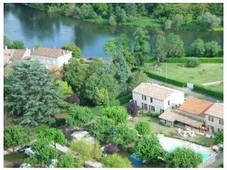 Camping la rivi&egrave;re fleurie <br />
<b>Warning</b>:  Undefined variable $ortausgabe in <b>/home/www/camping-book/france/gastgeber/suchedetails.php</b> on line <b>110</b><br />
 Dordogne Bild 1